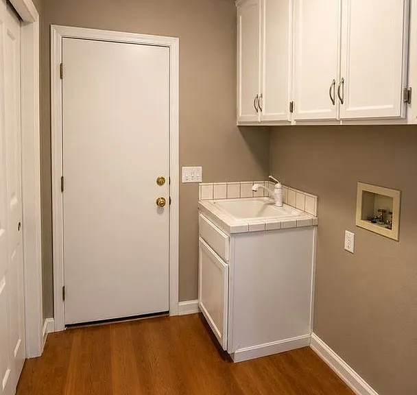 802 E Catalina Cir — Photo 9