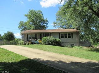 12591 Duquette Ave NE, Hartville, OH