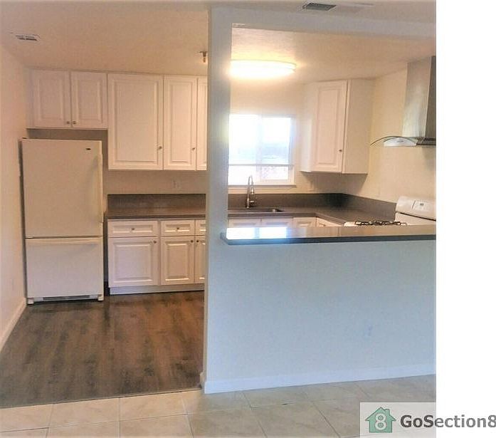 1st image of 4612 Parker Ave
