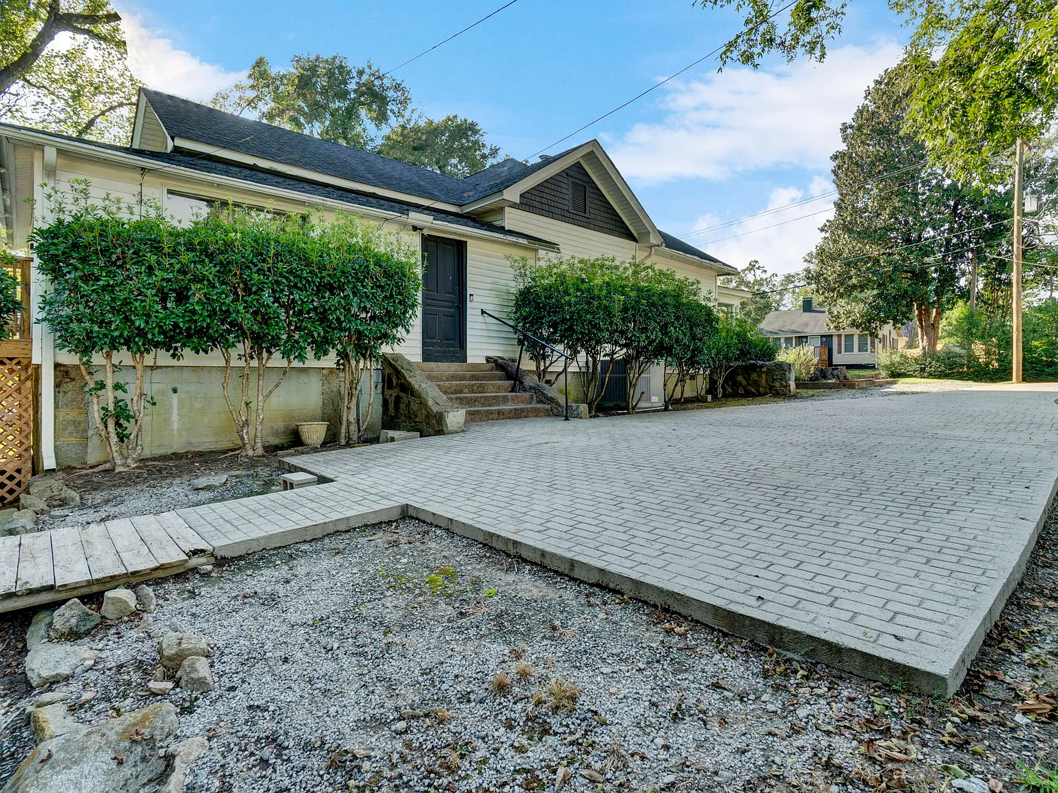 3 bed, 2009 sqft, $2,700 — Photo 4