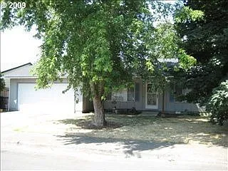 1093 46th Pl SE photo 1