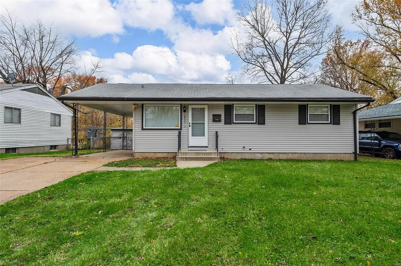 10733 Spring Garden Dr photo 1