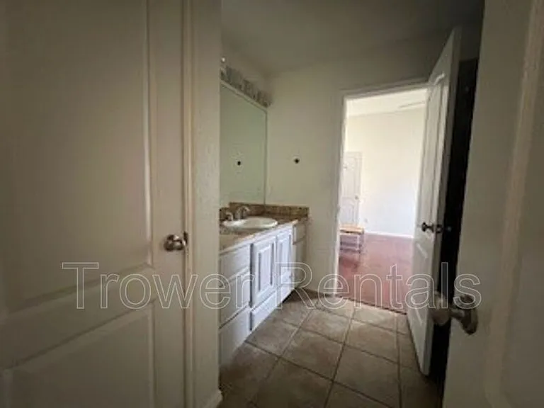 8104 San Antonio St — Photo 46