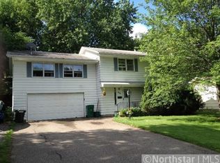 8121 35 1/2 Ave N, New Hope, MN 55427