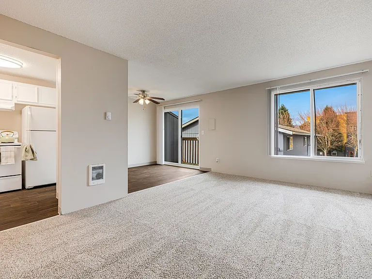 Moreland Place Apartments — Photo 21