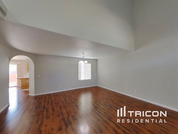 4th image of 7516 194th Street Ct E
