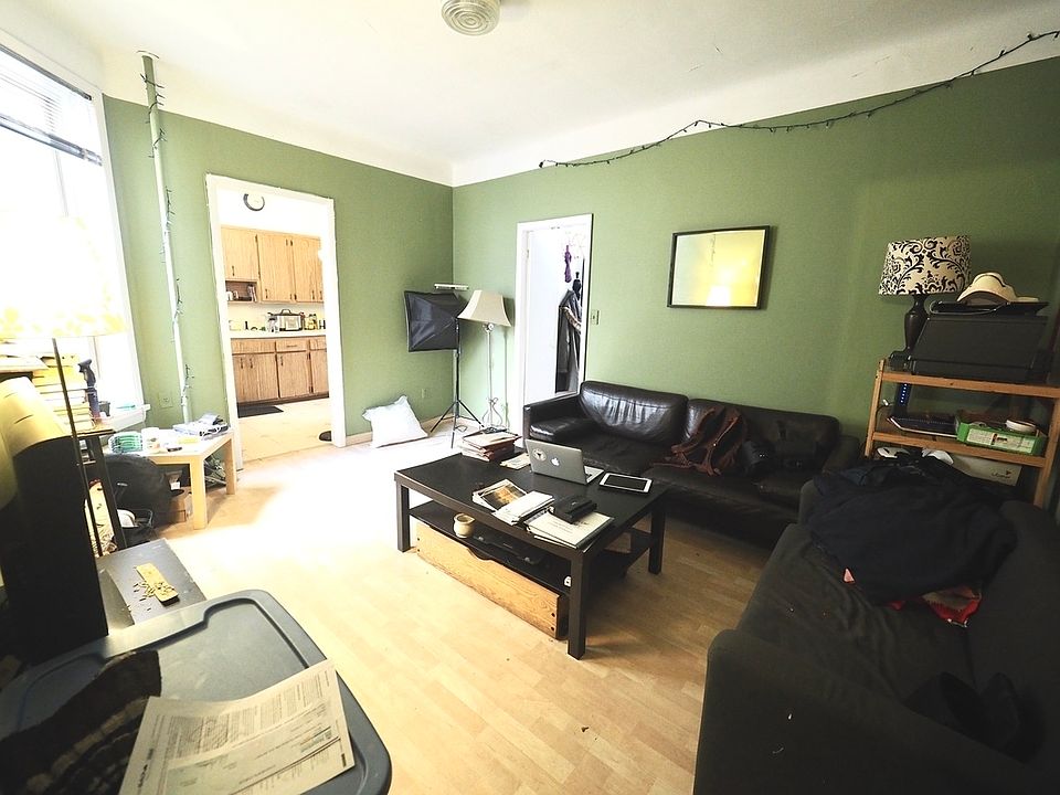 1st image of 21-22 Newtown Ave #2V