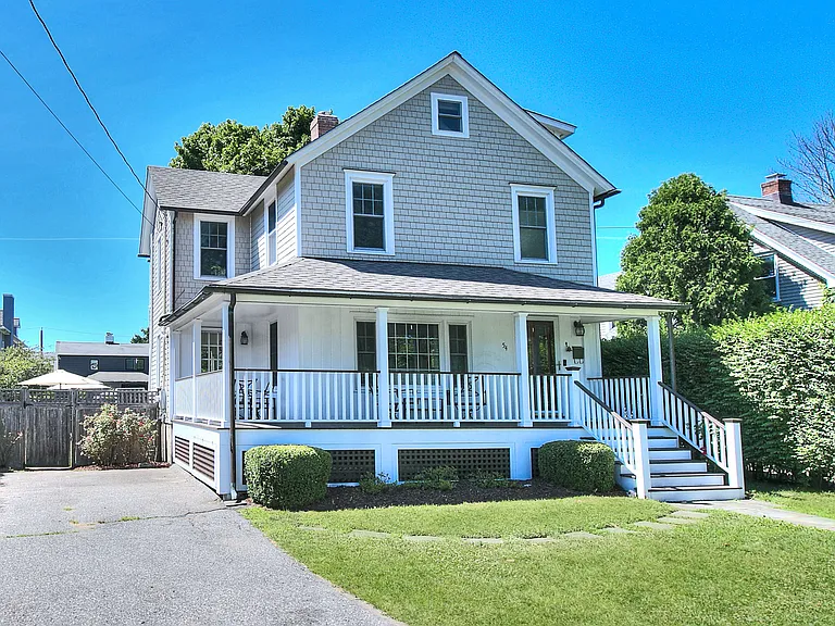 54 Veres St — Photo 2