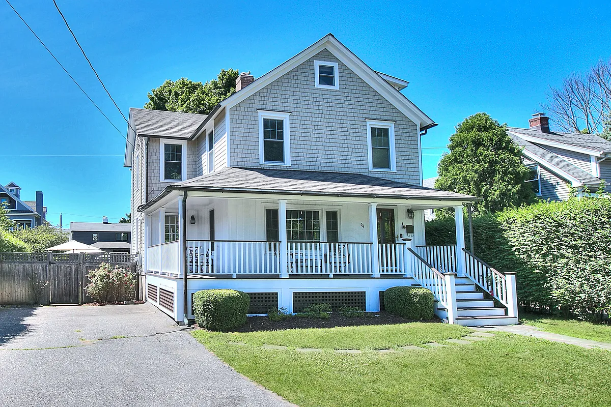 Building Photo - 54 Veres St
