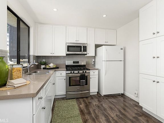 5th image of 950 W Lambert Rd Unit 20