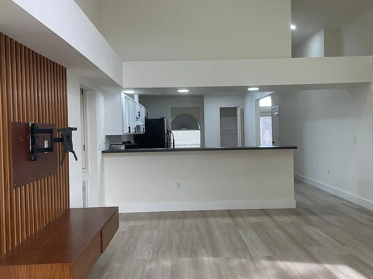 658 Sierra Cir — Photo 29