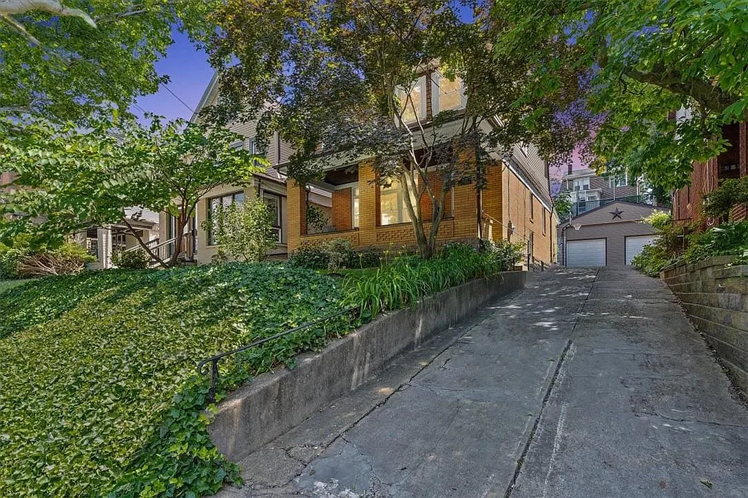 5844 Northumberland St photo 1