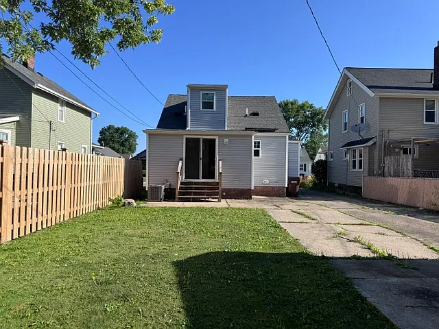 2 bed, 1032 sqft, $1,675 — Photo 3