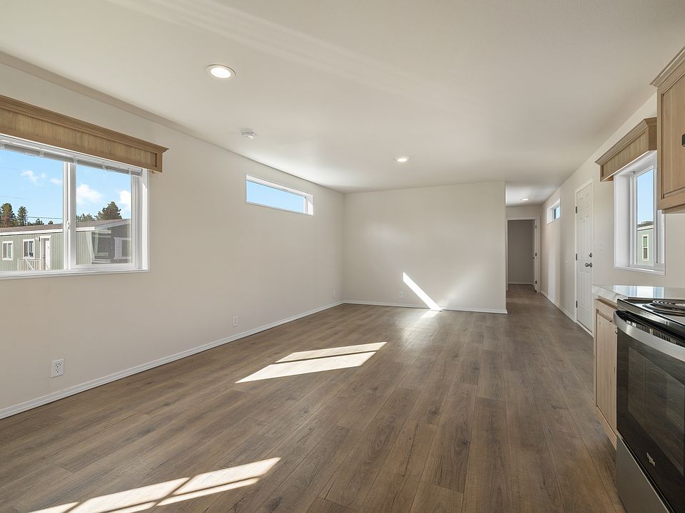 Pics of similar unit, paint/appliances/flooring may be slightly different.