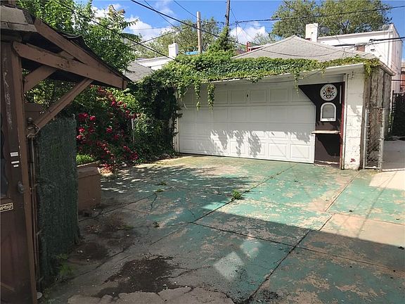4th image of 1492 E 33rd St