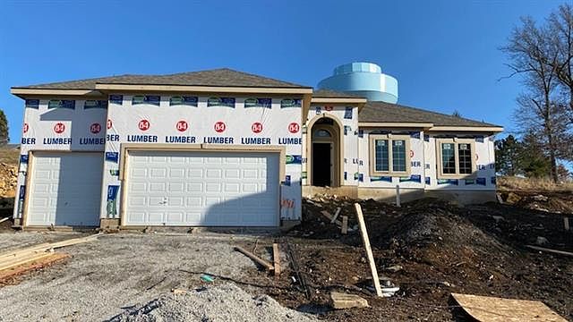 1st image of 841 SE Hillside Cir