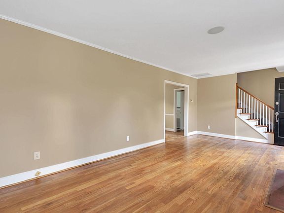 3rd image of 4703 Park Ave
