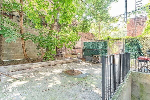 1st image of 475 Lafayette Ave #1C