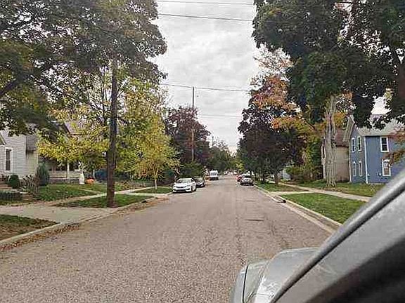 Exterior Neighborhood (street photo)
