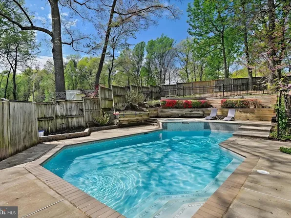 12527 Chasbarb Ter, Herndon, VA 20171