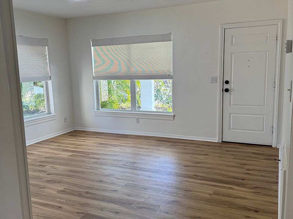 Living room/front door