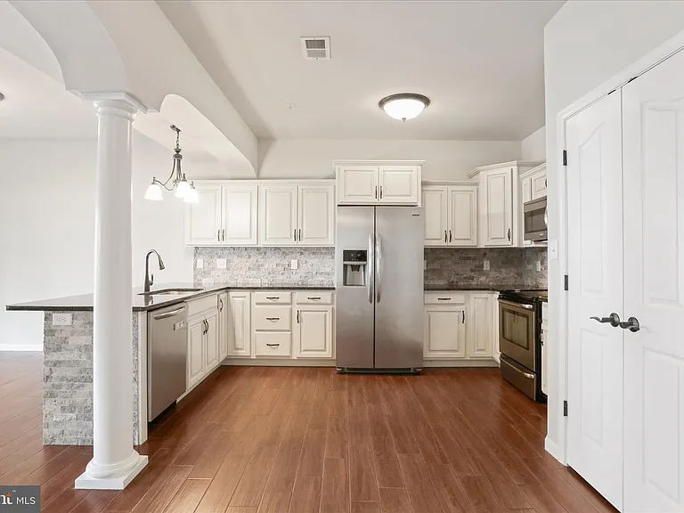 20 Delano Dr — Photo 7