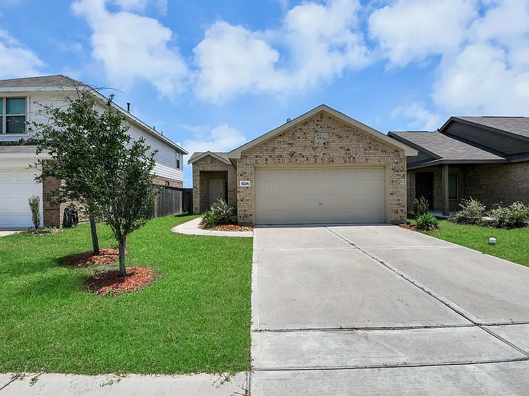9206 Burnet Fields Dr — Photo 3