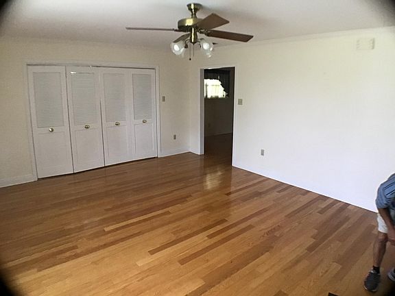 3rd image of 5029 Utica St