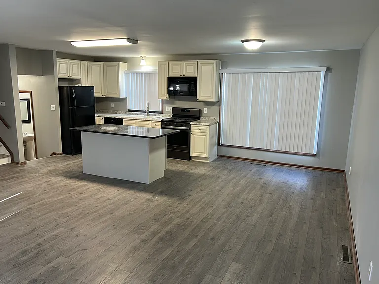 181 Chestnut St — Photo 15