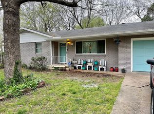 935 S Elmhurst Ave, Fayetteville, AR 72701