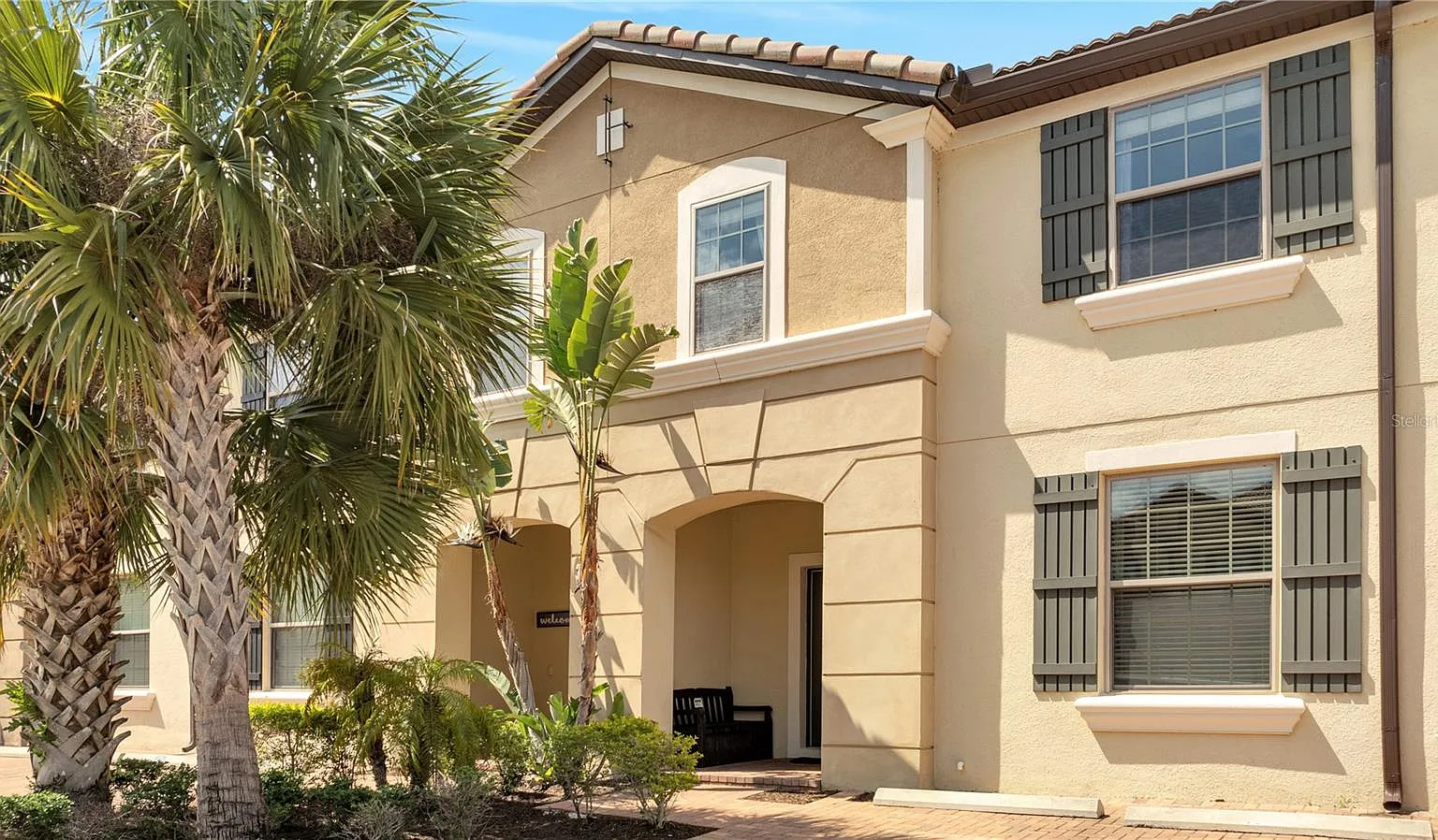 5 bed, 4.5 bath, 2263 sqft, $3,000 — Photo 1