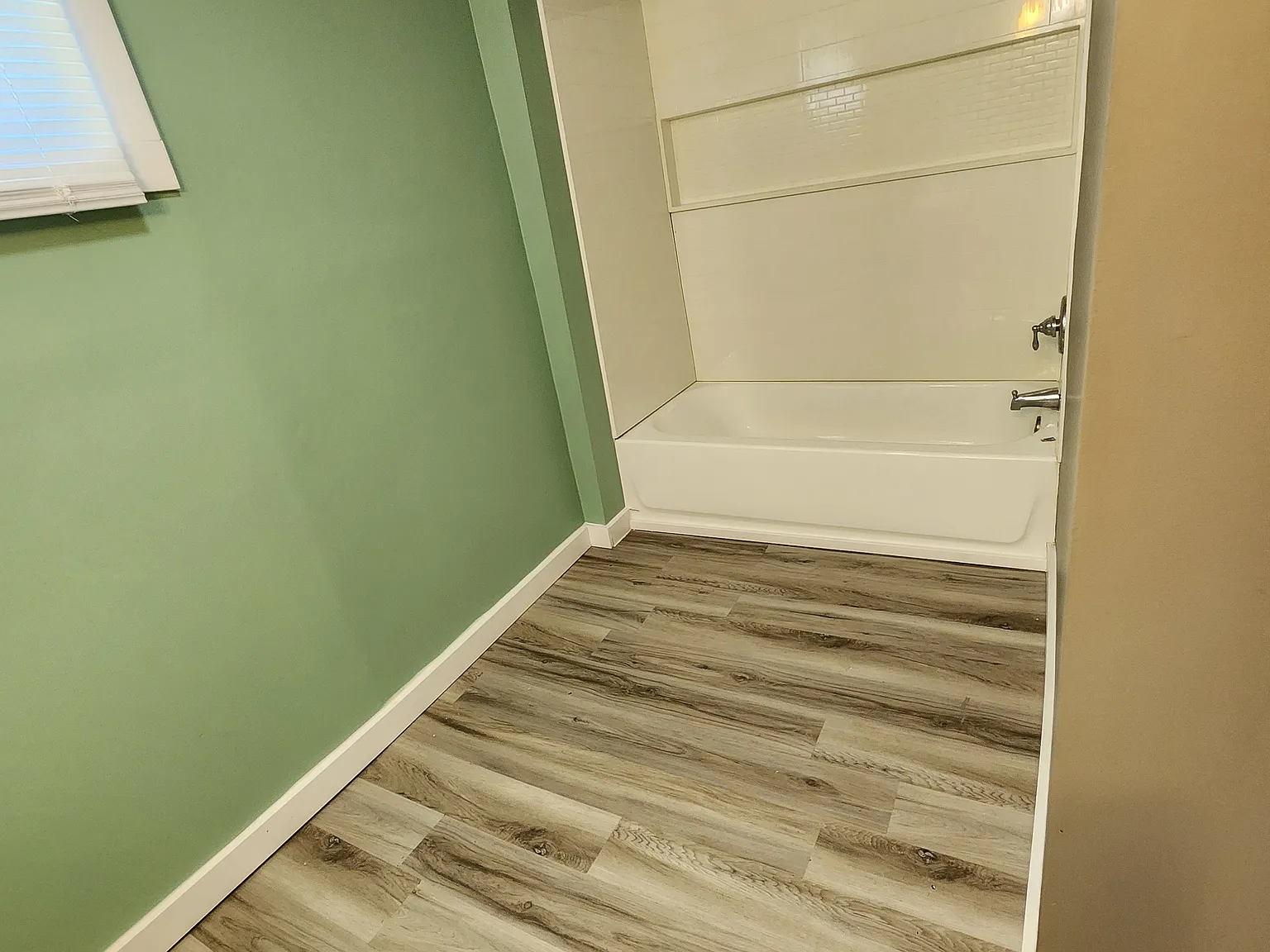 3 bed, 1440 sqft, $1,200 — Photo 2