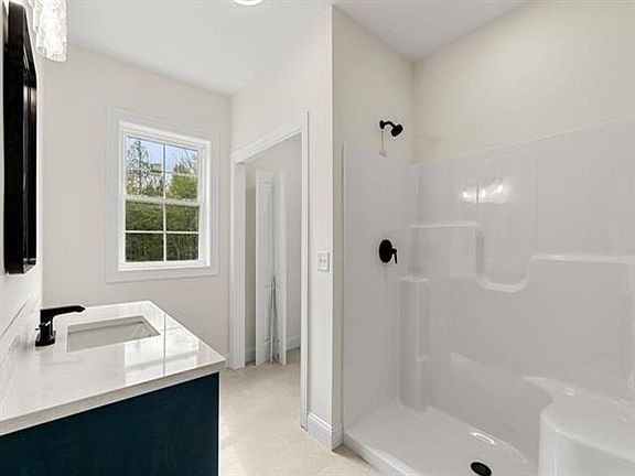 4th image of 9 Winterberry Road