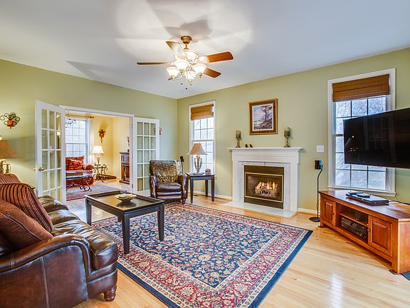 2nd image of 10215 Colechester St