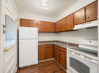 301 Oaklawn Ave APT 305, Cranston, RI 02920