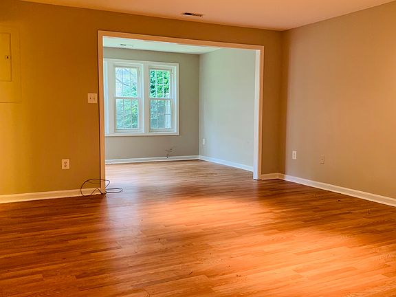 3rd image of 562 Winding Rose Dr