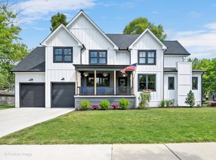 30 Hiawatha Dr, Clarendon Hills, IL 60514