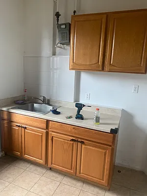 Rented by CITY SKYLINE REALTY INC | media 15