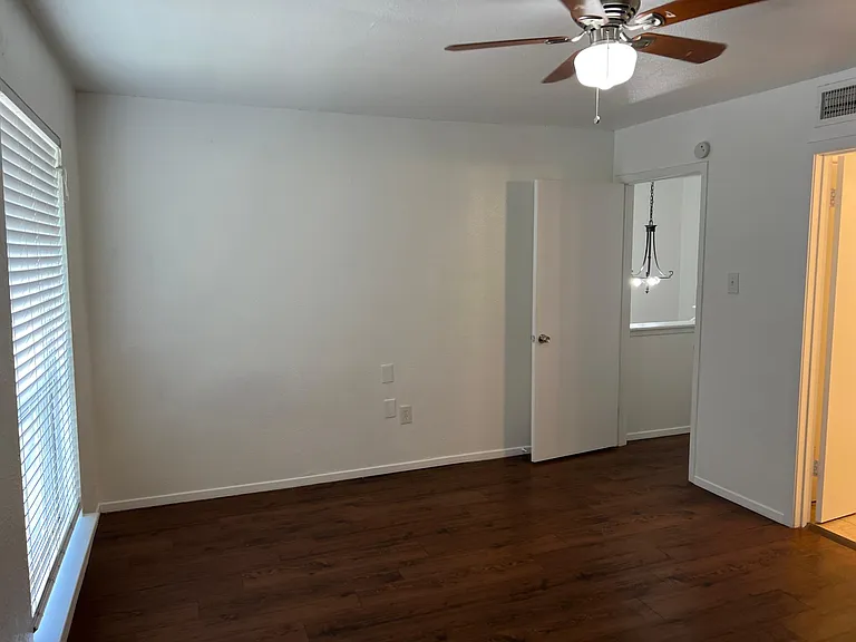 12828 Woodbend Ct — Photo 23