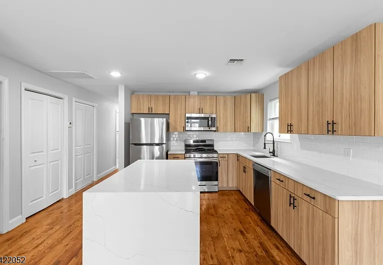 19 Shaw Ave #1 — Photo 6