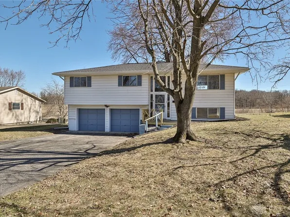 1169 Michigan St, Bellefontaine, OH 43311