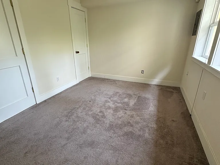 669 W Emerson St — Photo 3