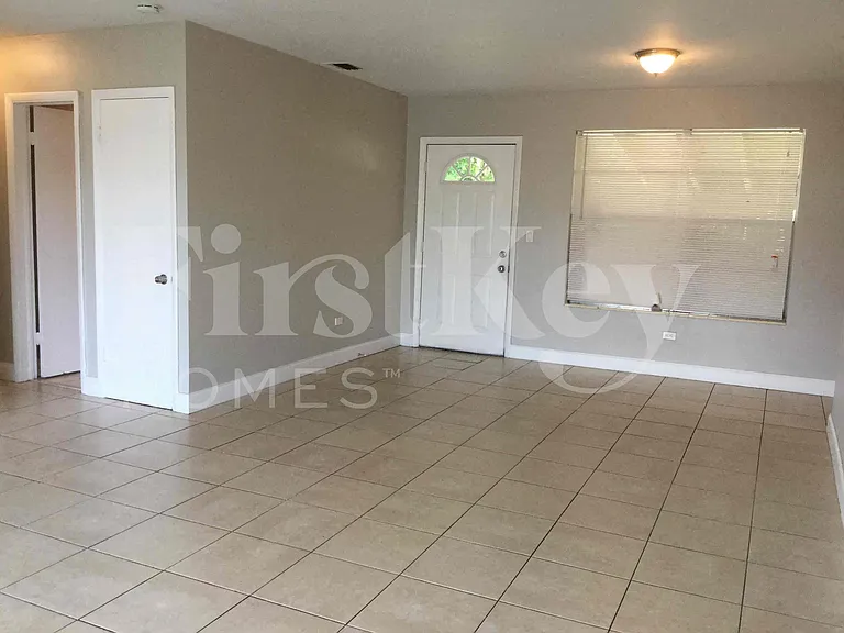 6941 SW 5th St — Photo 2