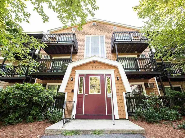 310 Brook Village Rd APT 19, Nashua, NH 03062