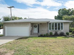15 Frank Ct, West Seneca, NY 14224