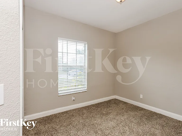 1553 S Cranberry Blvd — Photo 12