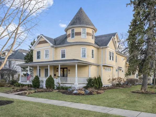 340 Spring Ave, Naperville, IL 60540