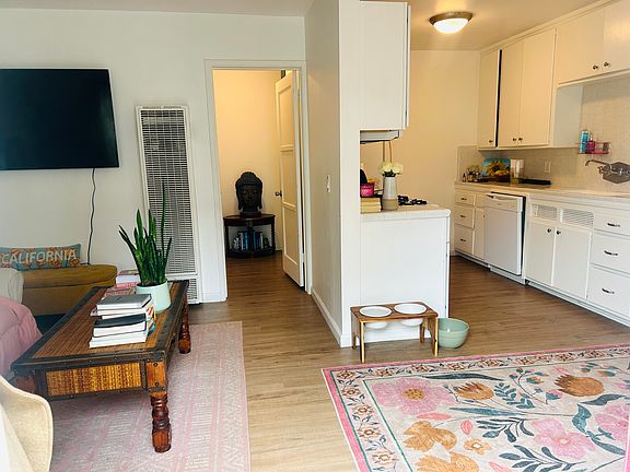 5th image of 236 La Verne Ave APT A