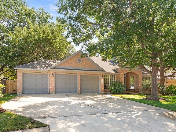4th image of 902 Whitewing Dr