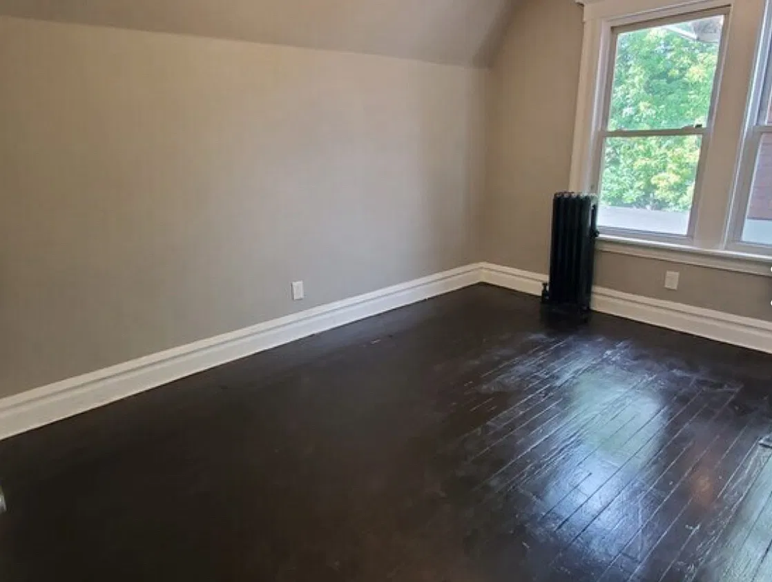 3 bed, $1,900 — Photo 3